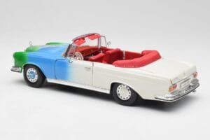 Mercedes 280SE W108 Tricolor Maisto 1:18 56014 Kov – obrázek 7 z 8