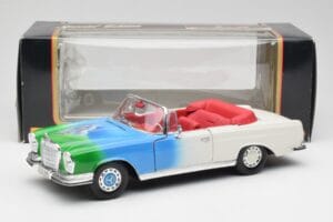 Mercedes 280SE W108 Tricolor Maisto 1:18 56014 Kov – obrázek 8 z 8