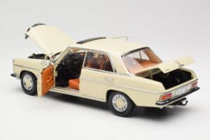 Mercedes W115 Strich 8 Krémový Sun Star 1:18 4581 Kov – obrázek 5 z 8