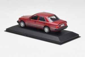 Mercedes 300D W124 Červený Minichamps 1:43 3209 Kov – obrázek 3 z 4