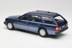 Mercedes 300D W124 T-Modell Nautical Modrý Norev 1:18 183962 Kov – obrázek 7 z 8