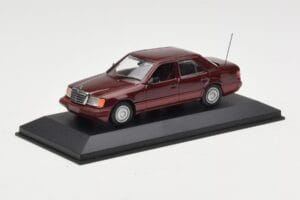 Mercedes W124 Dark Red Metallic Minichamps 1:43 MB002 Kov – obrázek 2 z 4