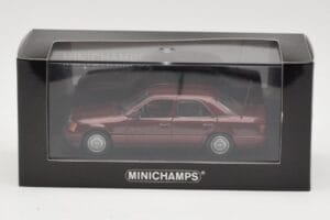 Mercedes W124 Dark Red Metallic Minichamps 1:43 MB002 Kov – obrázek 4 z 4