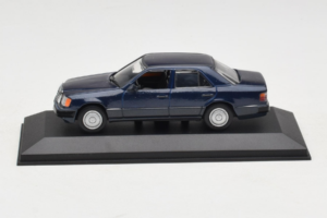 Mercedes W124 Tmavě Modrý Minichamps 1:43 MB006 Kov