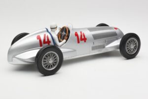 Mercedes W125 #14 Daimler-Benz AG M. von Brauchitsch 2nd Place German GP 1937 Minichamps 1:18 155373114 Kov – obrázek 2 z 6