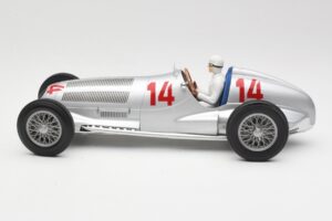 Mercedes W125 #14 Daimler-Benz AG M. von Brauchitsch 2nd Place German GP 1937 Minichamps 1:18 155373114 Kov – obrázek 3 z 6
