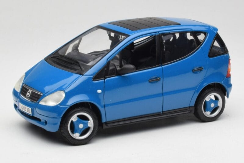 Mercedes A-Class W168 Azure Modrý Maisto 1:18 50311 Kov
