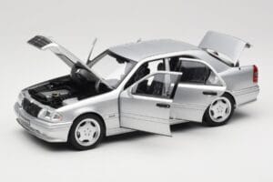 Mercedes C36 AMG W202 Silver Metallic Norev 1:18 183380 Kov – obrázek 2 z 8