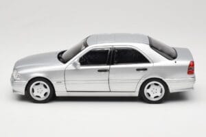 Mercedes C36 AMG W202 Silver Metallic Norev 1:18 183380 Kov – obrázek 4 z 8
