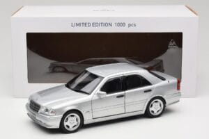 Mercedes C36 AMG W202 Silver Metallic Norev 1:18 183380 Kov – obrázek 8 z 8