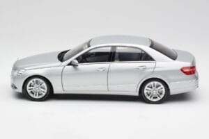 Mercedes E-Klasse W212 Avantgarde Iridium Stříbrný Lak Vydání 2 Minichamps 1:18 B66960212-D2 Kov – obrázek 4 z 11