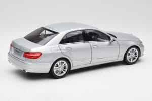 Mercedes E-Klasse W212 Avantgarde Iridium Stříbrný Lak Vydání 1 Minichamps 1:18 B66960212-D1 Kov – obrázek 3 z 11