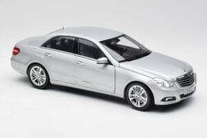 Mercedes E-Klasse W212 Avantgarde Iridium Stříbrný Lak Vydání 1 Minichamps 1:18 B66960212-D1 Kov – obrázek 6 z 11