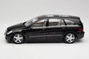 Mercedes R-Class W251 Obsidian Černý Minichamps 1:18 150034601 Kov – obrázek 4 z 8