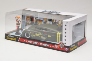 Mercury Gotham or Bust With Harley Quinn Figure Metals Diecast 1:24 30456 Kov – obrázek 3 z 3