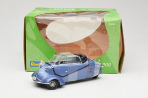 Messerschmitt KR200 Modrý Revell 1:18 08944 Kov – obrázek 6 z 6