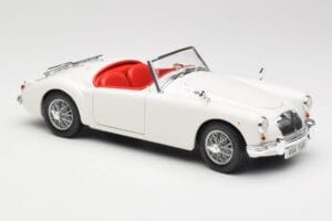 MGA Roadster Old English White Revell 1:18 08455 Kov – obrázek 6 z 8