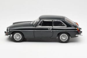 MGB GT Mk2 Coupe Racing Zelený AUTOart 1:18 76602 Kov – obrázek 4 z 8