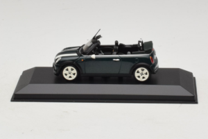 Mini Cooper Kabriolet Zelený s Bílým Pruhem Minichamps 1:43 80420309093-R1 Kov