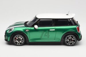 MINI Cooper F56 JCW British Racing Zelený Otto 1:18 OT1098 Pryskyřice – obrázek 3 z 6