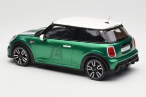 MINI Cooper F56 JCW British Racing Zelený Otto 1:18 OT1098 Pryskyřice – obrázek 5 z 6