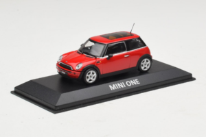 Mini Cooper Červený Minichamps 1:43 MINI010 Kov – obrázek 2 z 4