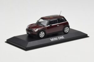 Mini One R50 Tmavě Červený S Černou Střechou Minichamps 1:43 MINI008 Kov – obrázek 2 z 5