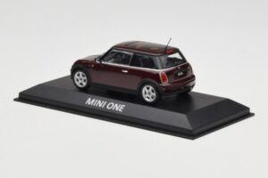 Mini One R50 Tmavě Červený S Černou Střechou Minichamps 1:43 MINI008 Kov – obrázek 3 z 5