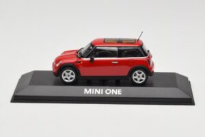 Mini One R50 Červený S Červenou Střechou Minichamps 1:43 MINI001 Kov