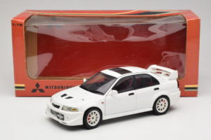 Mitsubishi Lancer Evo VI Tommi Makinen Edition Bílý AUTOart 1:18 77157 Kov – obrázek 8 z 8