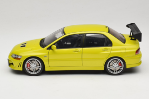 Mitsubishi Lancer Evo VII Mustard Yellow AUTOart 1:18 77166 Kov – obrázek 4 z 8