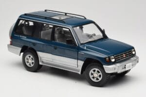 Mitsubishi Pajero V20 LWB Modrý & Stříbrný Sun Star 1:18 1212 Kov – obrázek 6 z 8