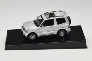 Mitsubishi Pajero SWB Stříbrný AUTOart 1:43 57113 Kov
