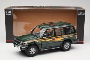 Mitsubishi Pajero V20 LWB Zelený Sun Star 1:18 1225 Kov – obrázek 8 z 8