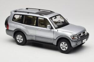 Mitsubishi Pajero V73 Modrý YC Model 1:18 241218040102010209 Kov – obrázek 6 z 8