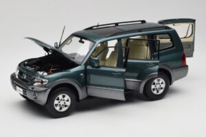 Mitsubishi Pajero V73 Zelený YC Model 1:18 241218040101010215 Kov – obrázek 2 z 8