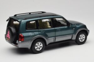 Mitsubishi Pajero V73 Zelený YC Model 1:18 241218040101010215 Kov – obrázek 3 z 8