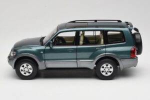 Mitsubishi Pajero V73 Zelený YC Model 1:18 241218040101010215 Kov – obrázek 4 z 8