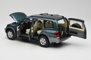 Mitsubishi Pajero V73 Zelený YC Model 1:18 241218040101010215 Kov – obrázek 5 z 8