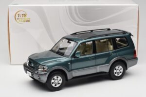 Mitsubishi Pajero V73 Zelený YC Model 1:18 241218040101010215 Kov – obrázek 8 z 8
