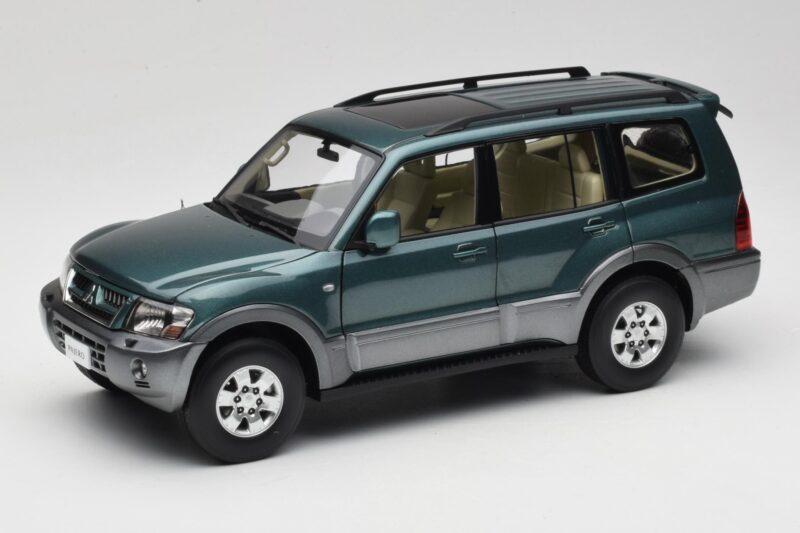 Mitsubishi Pajero V73 Zelený YC Model 1:18 241218040101010215 Kov