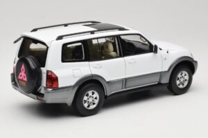 Mitsubishi Pajero V73 Bílý YC Model 1:18 241218040103010206 Kov – obrázek 3 z 8