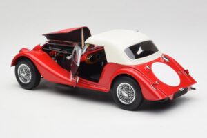 Morgan 4/4 Plus Competition Hardtop Červený Kyosho 1:18 08114R Kov – obrázek 5 z 8