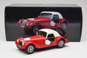 Morgan 4/4 Plus Competition Hardtop Červený Kyosho 1:18 08114R Kov – obrázek 8 z 8