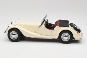 Morgan 4/4 Series II Bílý Kyosho 1:18 08111W Kov – obrázek 4 z 8