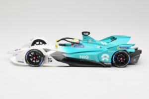 NIO 004 Team NIO #16 O. Turvey Formula E Season 5 2019 Minichamps 1:18 114180016 Kov – obrázek 3 z 6