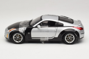 Nissan 350Z Fast & Furious Tokyo Drift Joyride 1:18 53608A Kov – obrázek 3 z 6