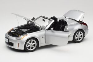Nissan 350Z Z33 Roadster Diamond Stříbrný AUTOart 1:18 77371 Kov – obrázek 2 z 8