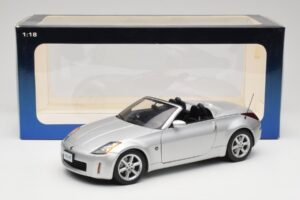 Nissan 350Z Z33 Roadster Diamond Stříbrný AUTOart 1:18 77371 Kov – obrázek 8 z 8