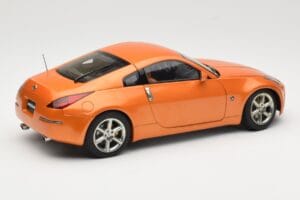 Nissan 350Z Z33 Sunset Orange AUTOart 1:18 77312 Kov – obrázek 3 z 8